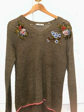 Olive Green V-Neck Sweater with Floral Embroidery